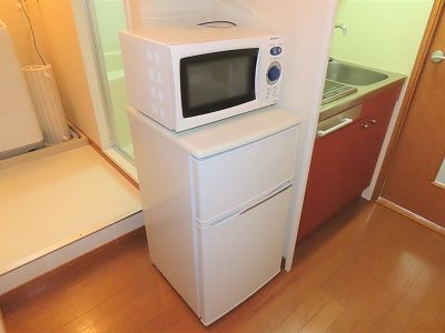 レオパレス諏訪形のその他|電子レンジ、冷蔵庫完備