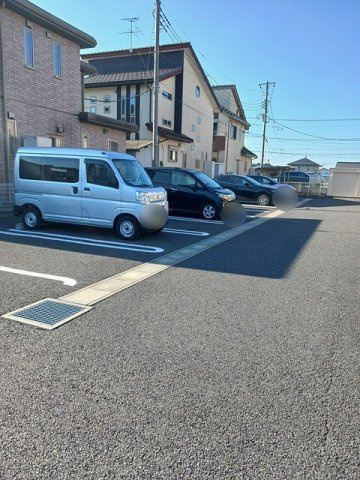 カーサ　プラシードの駐車場