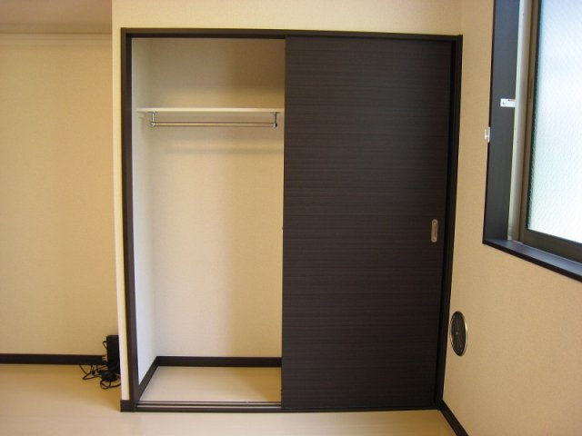 レオネクスト輝の内装|クローゼットです