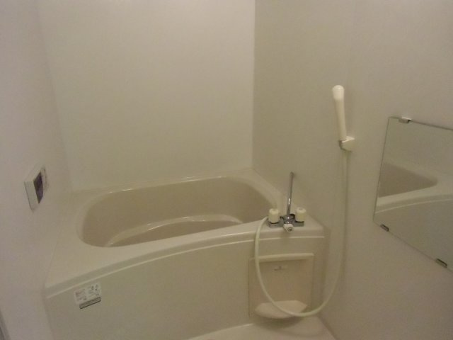 レオネクスト輝の浴室|追い焚き・浴室乾燥機付きです。