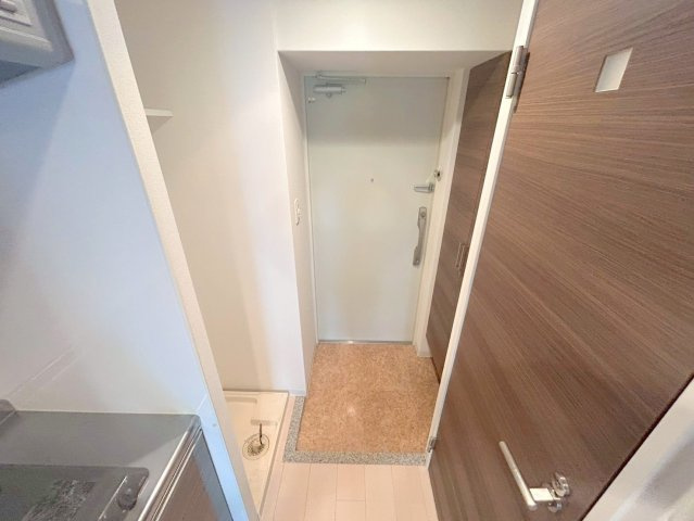 Luxe新大阪SOUTHの玄関