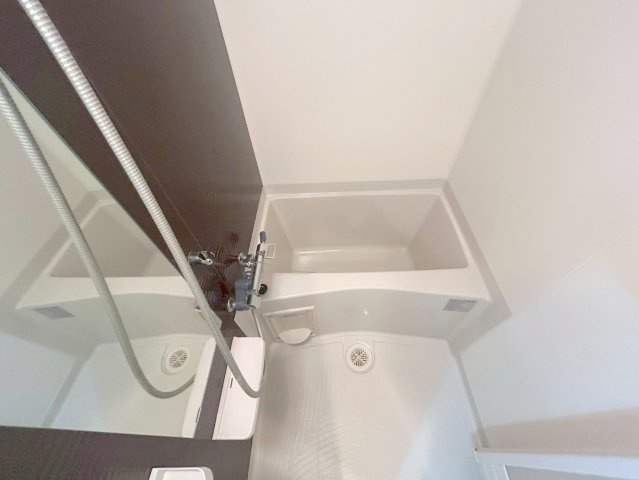 Luxe新大阪SOUTHの浴室