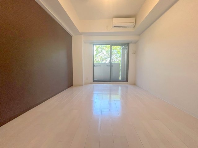 Luxe新大阪SOUTHの居間・リビング