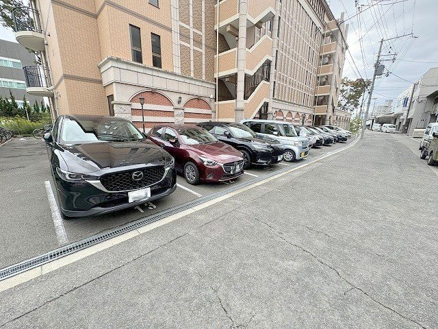 Luxe新大阪SOUTHの駐車場