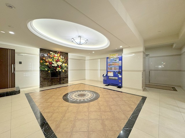 Luxe新大阪SOUTHのロビー