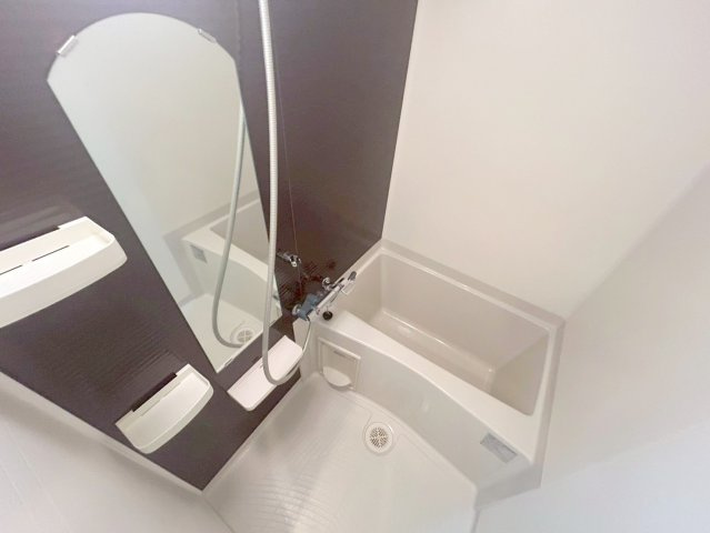 Luxe新大阪SOUTHの浴室