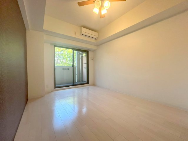 Luxe新大阪SOUTHの居間・リビング