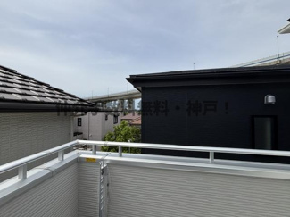 【バルコニー】 | 神戸市垂水区名谷町　新築戸建2号棟　仲介手数料無料！ | 外からの目が気にならないバルコニーで洗濯物が干せます