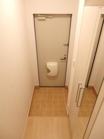 イマージアム光井Ｂの玄関|きれいな玄関です