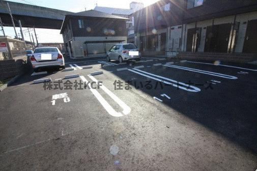 プレミエール　Ｂ棟の駐車場