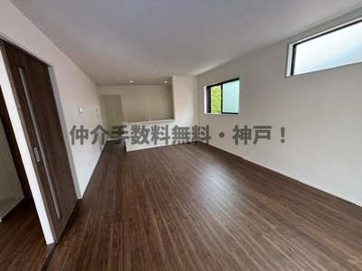 【居間・リビング】 | 神戸市垂水区名谷町　新築戸建3号棟　仲介手数料無料！ | 居間です