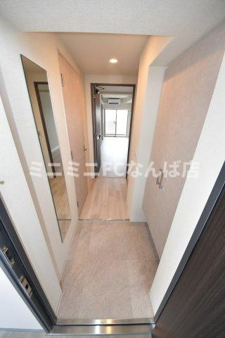 ワールドアイ大阪フェリーチェの玄関