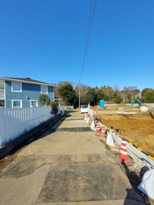 【前面道路含む現地写真】 | 大野町2丁目　10区画分譲地　④号地 | 前面道路