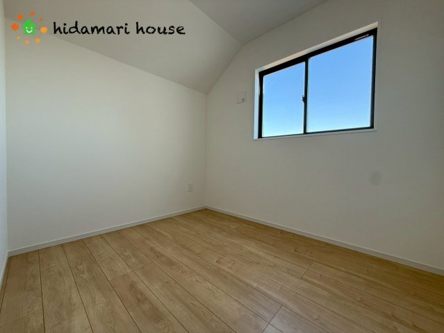 上尾市原市17期　新築戸建　KEIAIGRACE01の洋室|2階洋室：3.7帖