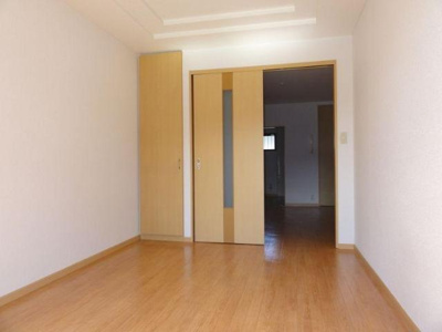 【寝室】 | グランド　ソレイユ | 寝室