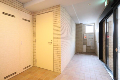 【周辺】 | ビューノ三宮 | 隣にはコンビニ