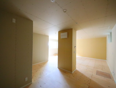 【内装】 | 中山手通店舗