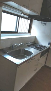 塩屋町４丁目中古収益戸建のキッチン|使いやすいキッチンです