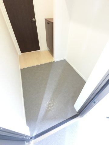 グランダ千葉の玄関