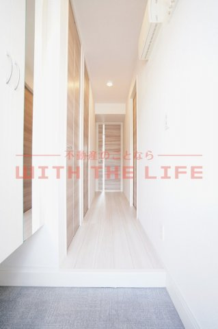 プレミエール 【キャッシュバック対象】の玄関|姿見がついた玄関です