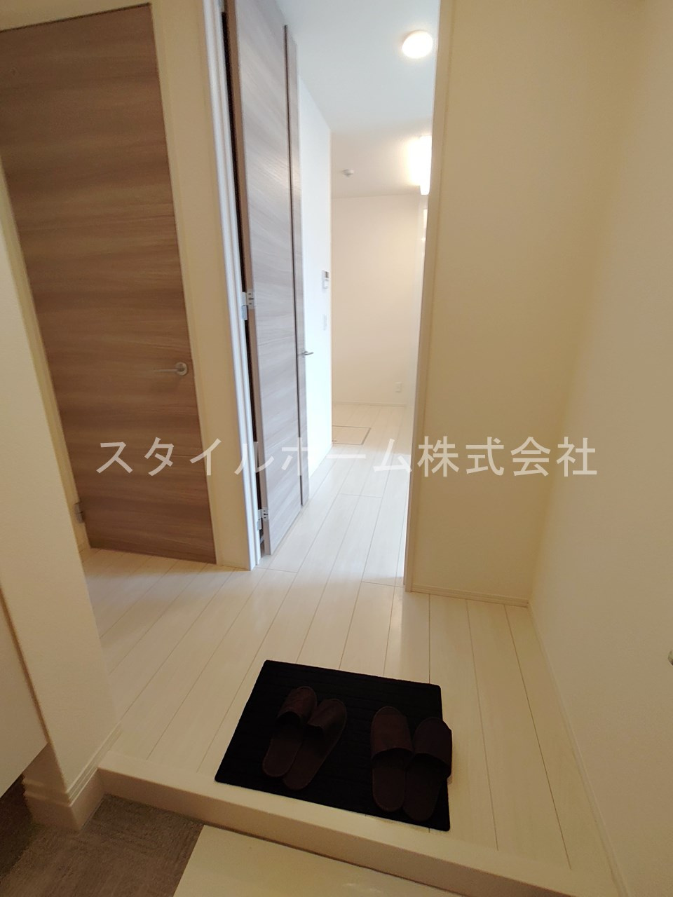 Ｎｏｂｌｅ駅前通の玄関