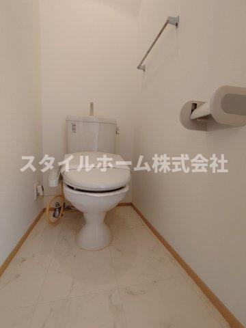 モナリエシラカワのトイレ|同建物内別部屋の写真です。