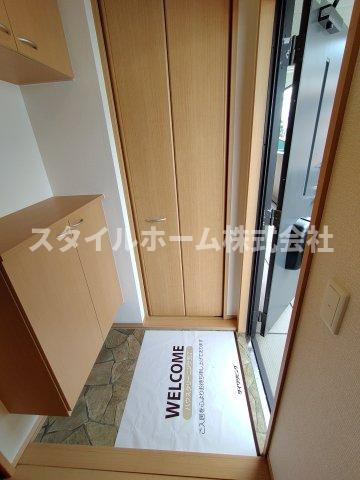 モナリエシラカワの玄関|同建物内別部屋の写真です。