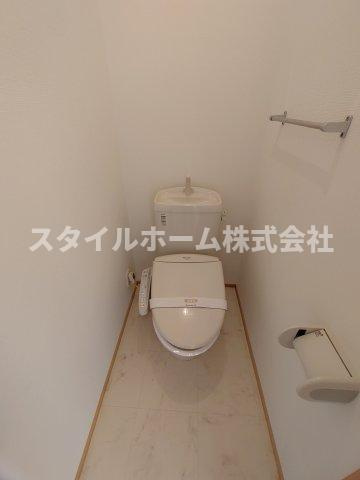 モナリエシラカワのトイレ|同建物内別部屋の写真です。