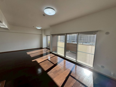 【居間・リビング】 | メゾンドール堺