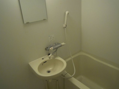 【洗面所】 | グランヴァン荻窪Ⅱ | 浴室内備え付き。