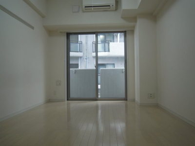 【居間・リビング】 | グランヴァン荻窪Ⅱ | 7.9帖の洋室。