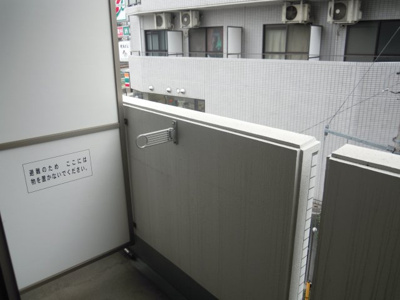 【バルコニー】 | グランヴァン荻窪Ⅱ | 物干し金具。