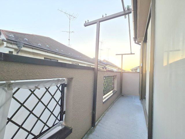 武蔵村山市残堀2丁目　中古戸建のバルコニー