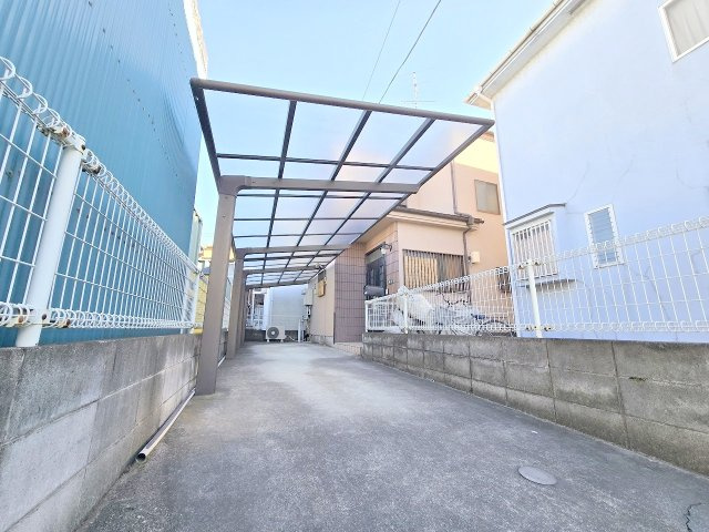 武蔵村山市残堀2丁目　中古戸建の駐車場