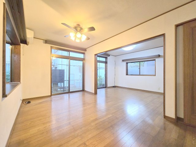 武蔵村山市残堀2丁目　中古戸建の居間・リビング