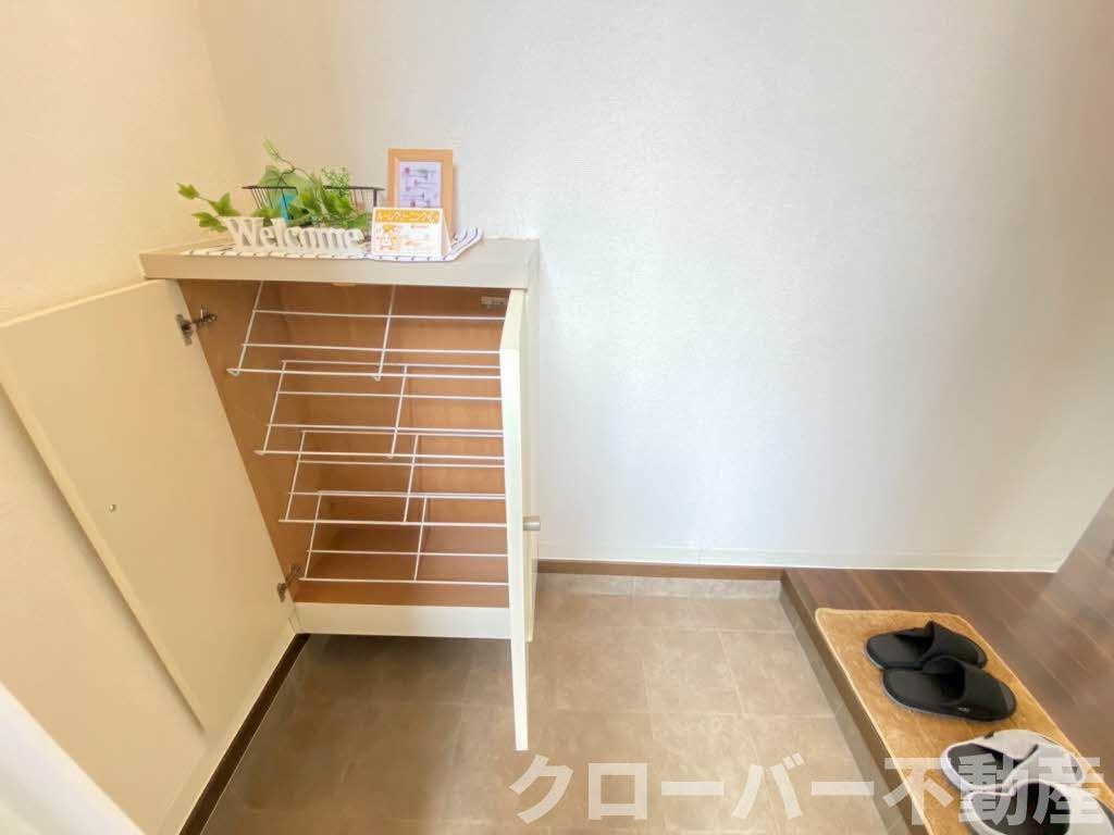 フレグランス飯山 C棟の玄関