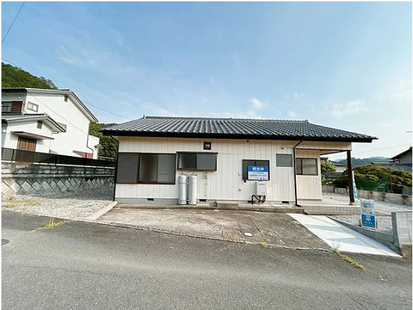 神川町大字渡瀬　中古1299の駐車場