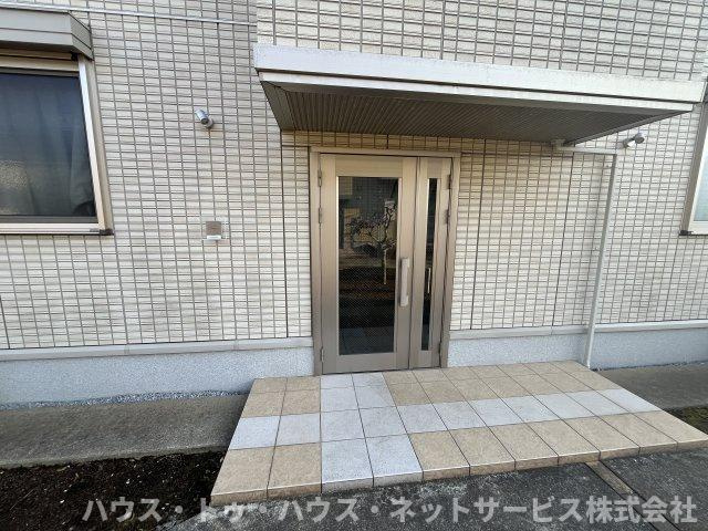 プロシード青葉台　Ｂのエントランス