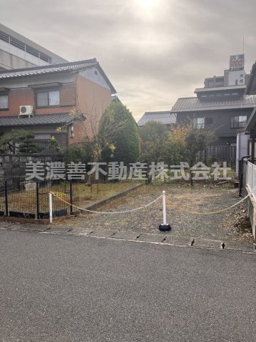 ６６１６８　大垣市三塚町土地の前面道路含む現地写真