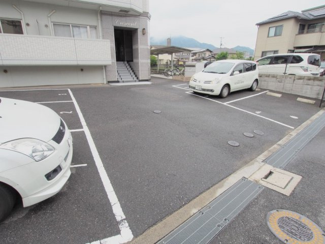 Ｃｒｅｓｃｅｎｔの駐車場
