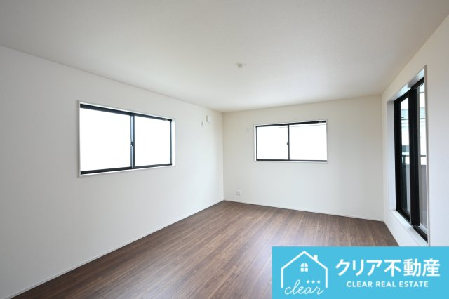 【洋室】 | 第３富士見町時沢１号棟 | 寛ぎの時間を紡ぎだす主寝室。大型ベッドを置いても余裕です。