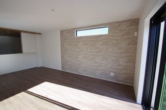 【居間・リビング】 | 【仲介手数料無料！！】府中市四谷6丁目　新築戸建て（全2棟）2号棟　4490万円