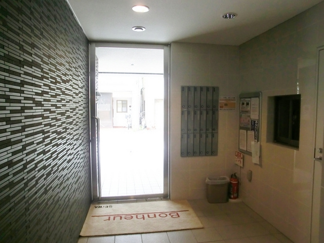 ボヌールのロビー|安心オートロックマンション！！