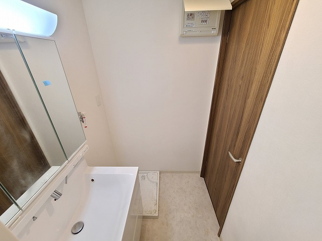 アークリュイールの洗面所|★広めの脱衣スペースです★