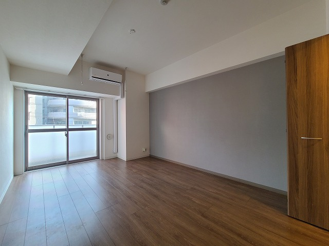 アークリュイールの居間・リビング|★広々１０帖の居室です★