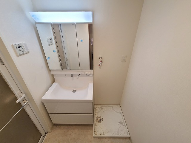 アークリュイールの洗面所|★シャワードレッサー洗面台・室内洗濯機置場あり★