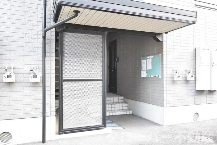 ファミーユ Ｍ A棟のエントランス|エントランス