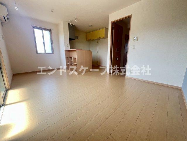 ルミエールの居間・リビング|高崎、前橋のお部屋探しはエンドスケープまで！お客様の理想お聞かせ下さい♪