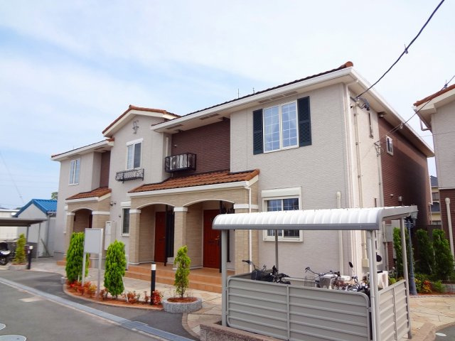 ジュネストヨハシ　Ⅱ番館の外観