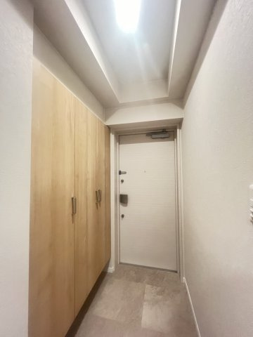 ピアッツァコート八木駅前の玄関|ゆったりとした玄関です